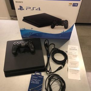 Playstation 4 black 1TB